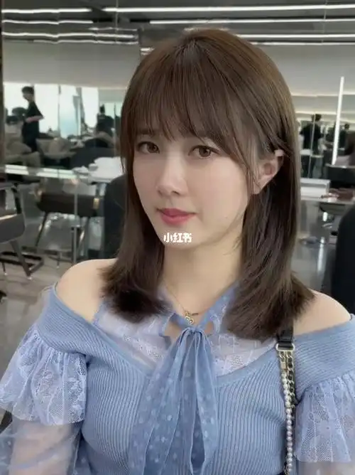 适合圆脸女生锁骨发型