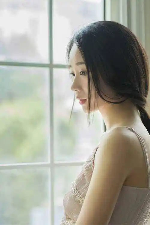 6个拍摄技巧,拍摄出唯美女神侧脸照