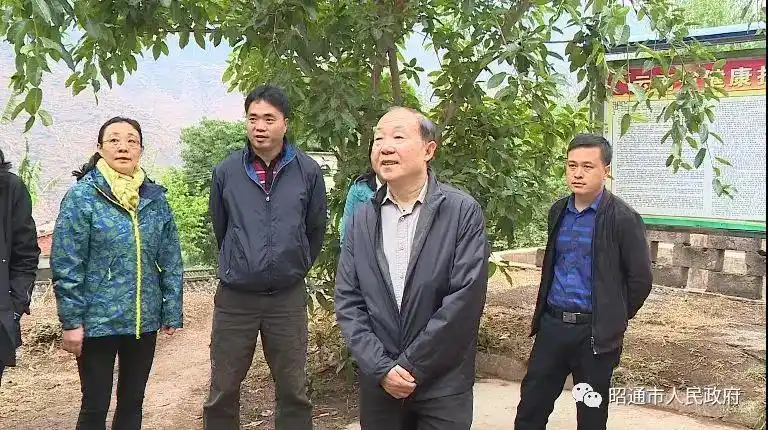 李正阳先后深入巧家县马树镇马树社区老街易地扶贫搬迁安置点,炉房乡