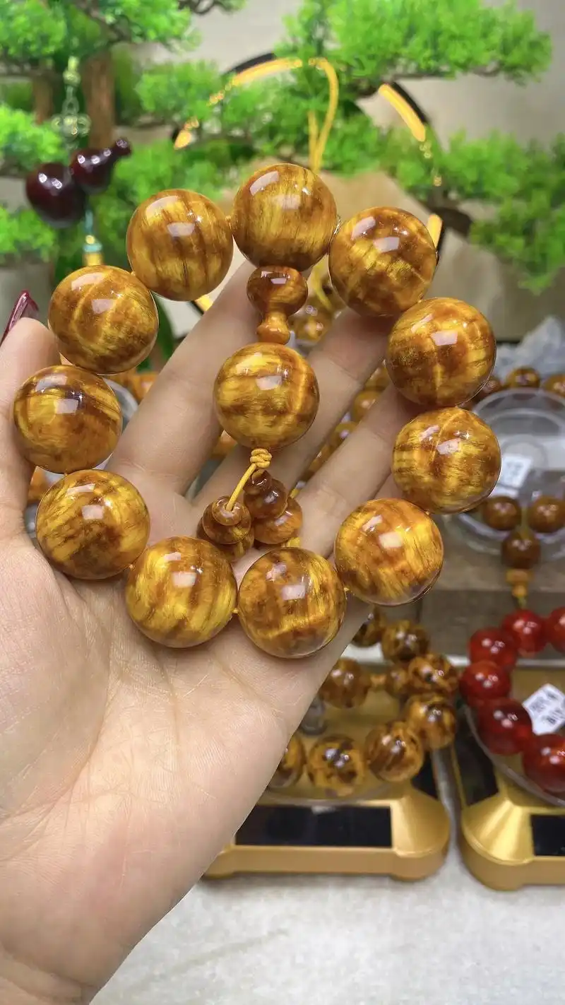 北沉香琥珀木 #佛珠手串 #手串搭配 #文玩爱好者 - 抖音