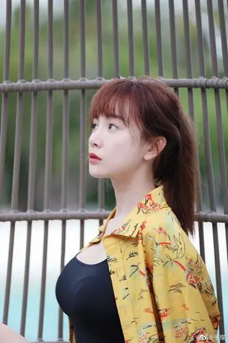 张檬大胆晒泳装照身材超有料,颜值重回巅峰模样好清纯