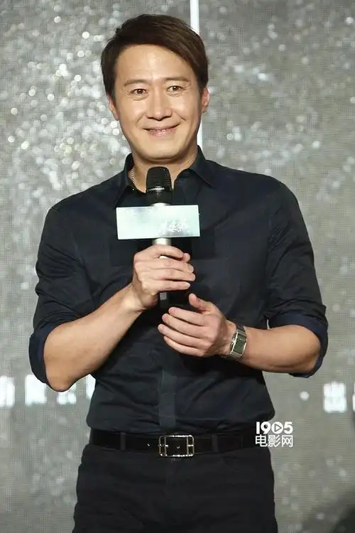 黎明两部新片定档11月 招魂谈情疯狂飙车两不误_华语制造_图集_电影网