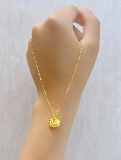 周大福火爆全网的足金项链夏日必备单品