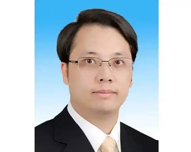 广东新一届省委常委选出李希当选广东省委书记