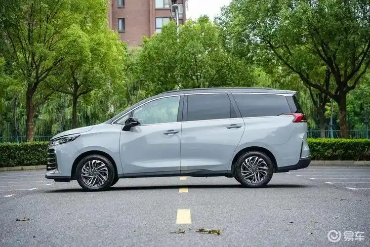 顶配不到15万大7座真三排15t家用mpv天花板全家快乐车