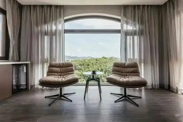 拒绝平平无奇,这样的个性高颜值落地窗封阳台方案简直美炸了~ - 知乎