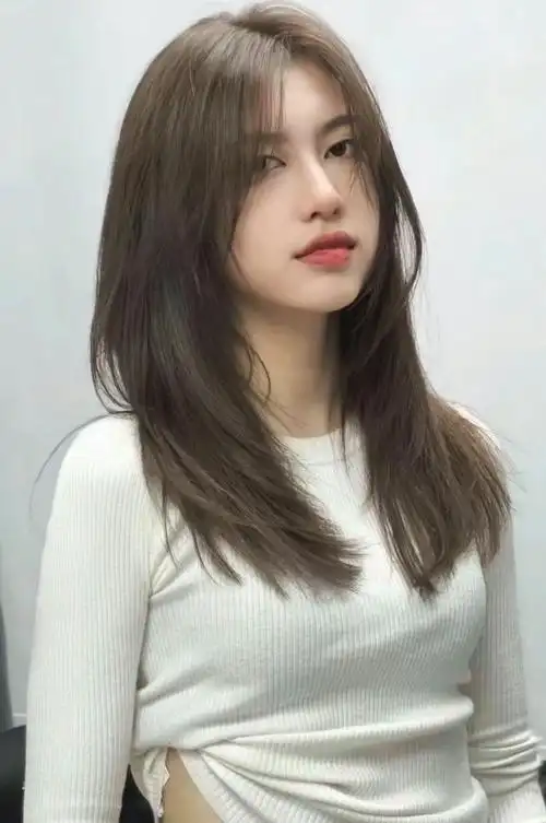 层次高低
想怎么摆弄都自然#女生中长发发型 #今日发型 #高层次发型