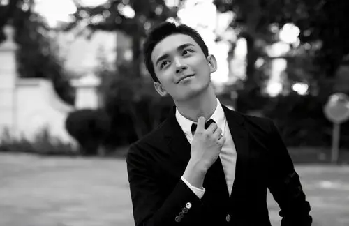 分享一组吴磊图片给大家,图中的明星图片壁纸会点缀你的电脑桌面,美化