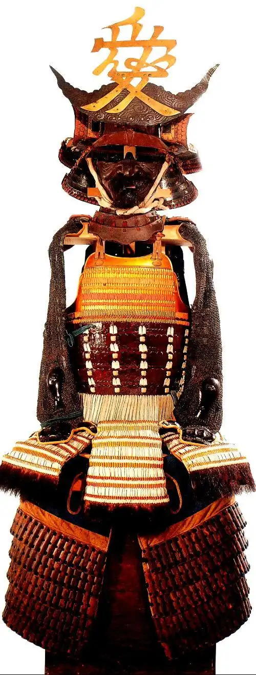 为什么日本战国的直江兼续的头盔上有一个"爱"字?