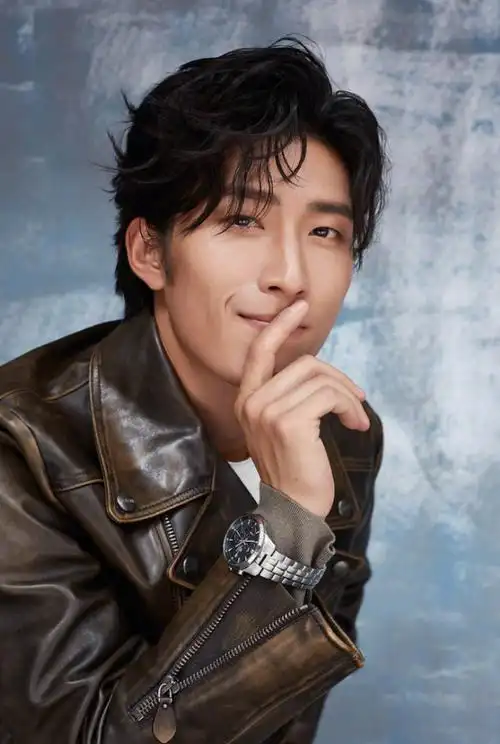 窦骁个人资料简介(儿时跟随父母移民) - 龙腾网