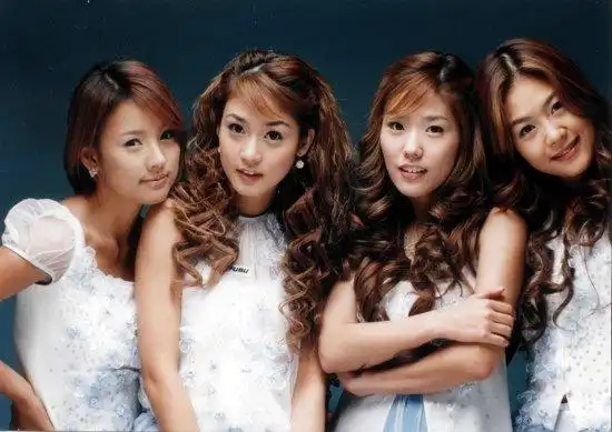 作为韩国第一代国民女团,她们集体亮相美国,都是满满的回忆!