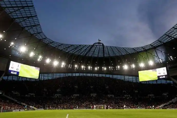 球场扩容热刺的新白鹿巷球场进行了第. 来自肖个螺丝 - 微博