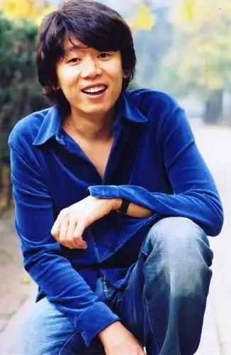 老狼自曝宝宝熟睡照片 喜得贵子升级当爹(图)