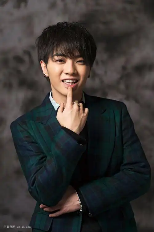 快乐男声华晨宇图片 花花个性写真壁纸图片