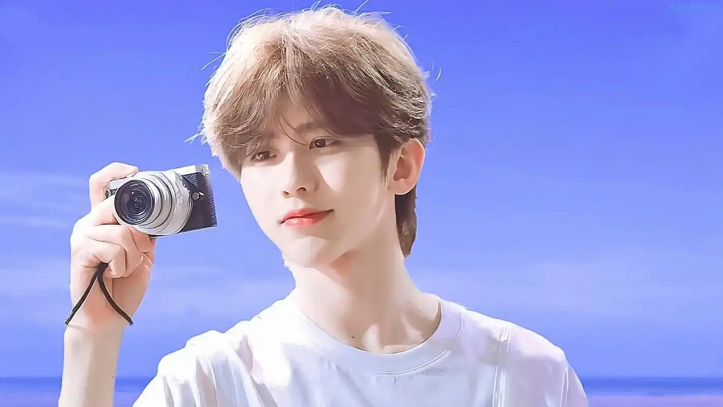 蔡徐坤 这个代言把徐坤拍的像男高! - 抖音