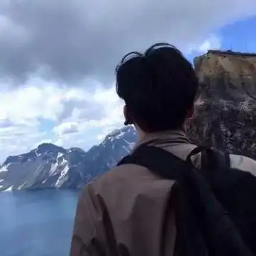 孤傲高冷男背影头像高清图 男生头像图片大全 -【爱个性】