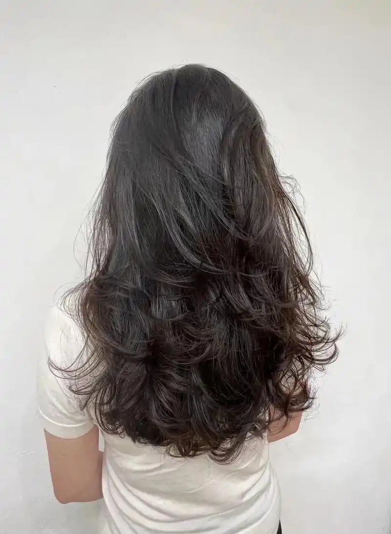 长发造型烫,采用高层次蓬松感气垫烫,以形体为 - 抖音