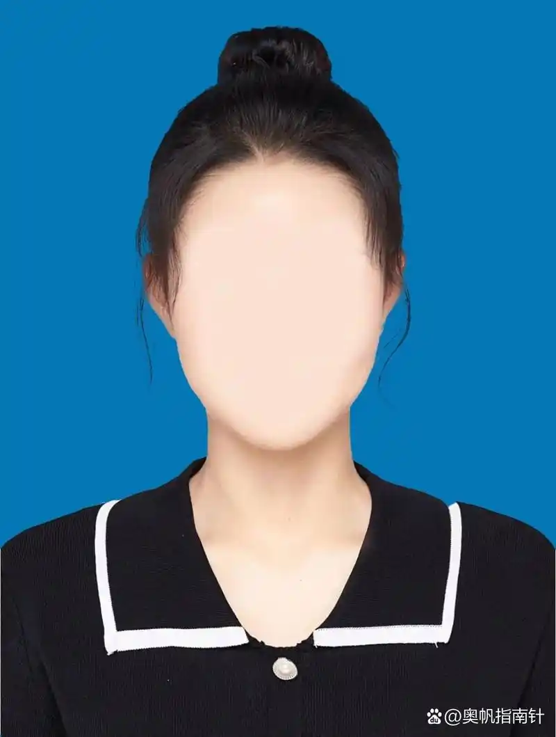 一组蓝底丸子头证件照来了～ 换模板需提供正面无遮挡的照片 最好是
