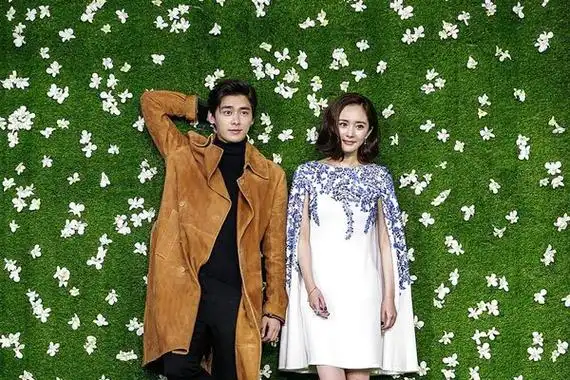 杨幂李易峰怀孕事件 天涯5000万事件发生了什么