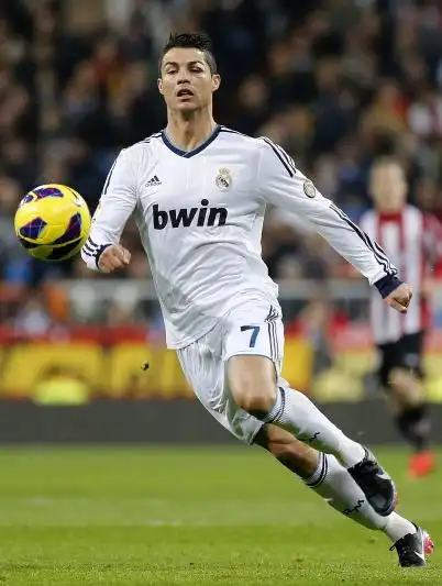 c罗图最帅图片大全,c罗照片最帅图片高清-图片大观-奇异网