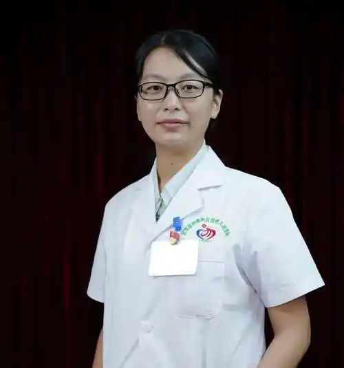 抗"疫"有功,西双版纳州人民医院的这位青年女医生在人民大会堂接受表