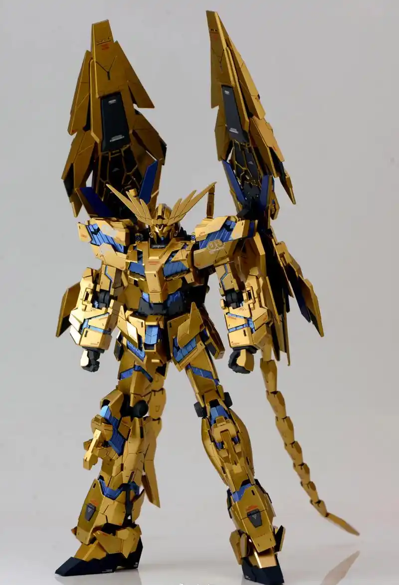 模型欣赏:机动战士高达uc 独角兽高达三号机 凤凰,by 叡仔.