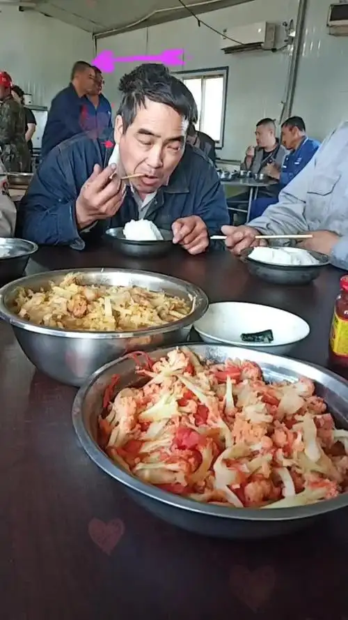 工地吃饭啦!