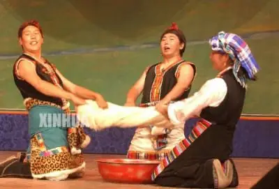 青海沿黄河岸边有船头号子,放木号子,林区有伐木号子,农区有打夯号子