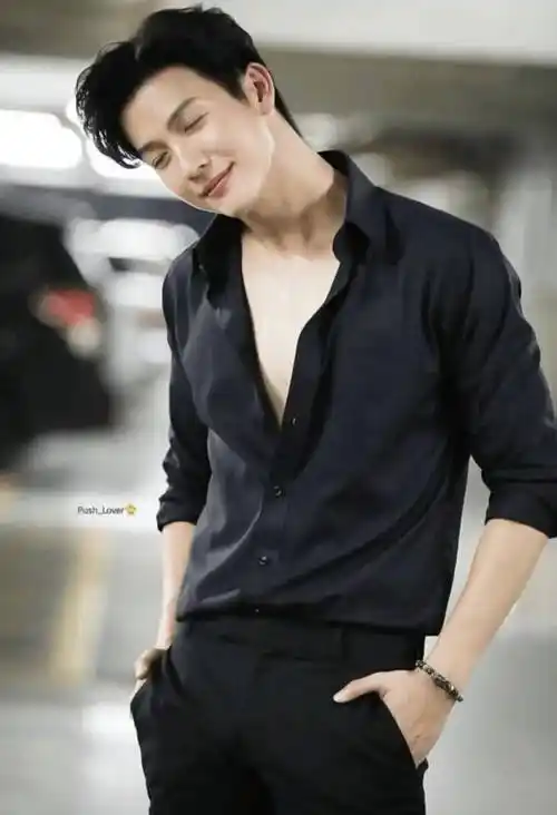 英年早婚的"亚洲最帅男星",居然割过双眼皮?