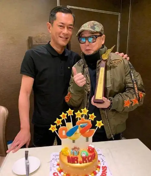 古天乐获奖办庆功宴周润发前妻薛凯琪出席女艺人献吻古仔