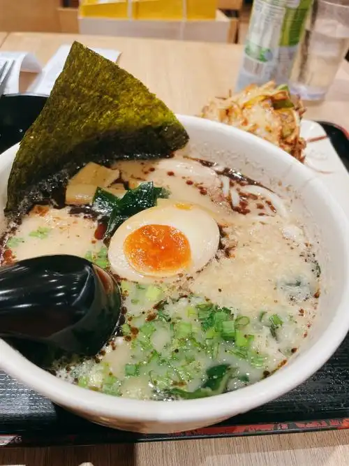 惊艳到天灵盖的黑蒜油豚骨乌冬面