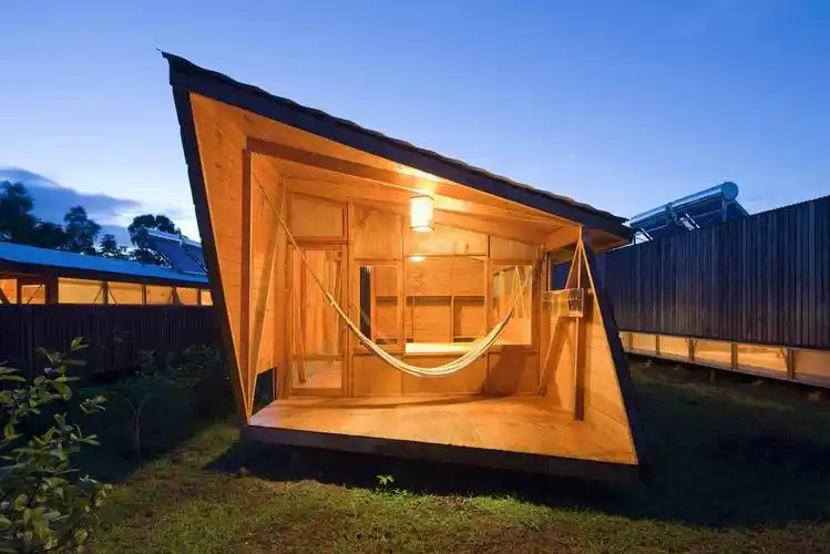 夏日度假民宿木屋