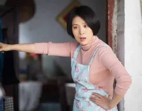 套路很深的蔡根花戏外是一位被低估演技派