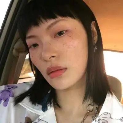 高清普普通通的女生头像图片