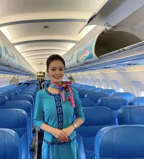 澜湄航空空姐王若羲感谢西航为我照亮前行的路