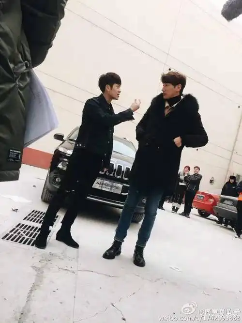 [got7][新闻]161129 王嘉尔现身惊喜指挥室 与张亮组成最萌身高差