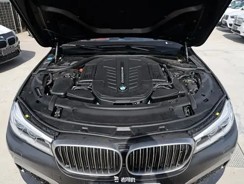 最贵最快的宝马!《我的前半生》里贺涵开的是啥车