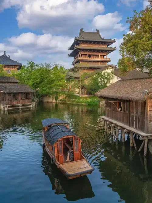 来到江南水乡美如画的乌镇,美景中独缺您! - 抖音