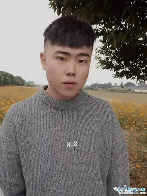 【眉山小红娘】24岁帅气小哥哥有房有车,期待温暖阳光的你