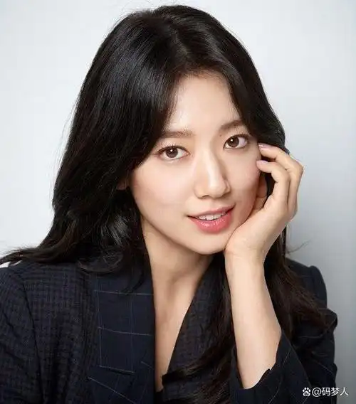 唐嫣,林允儿,杨幂和赵丽颖等中国女星在韩国也拥有着超高的人气