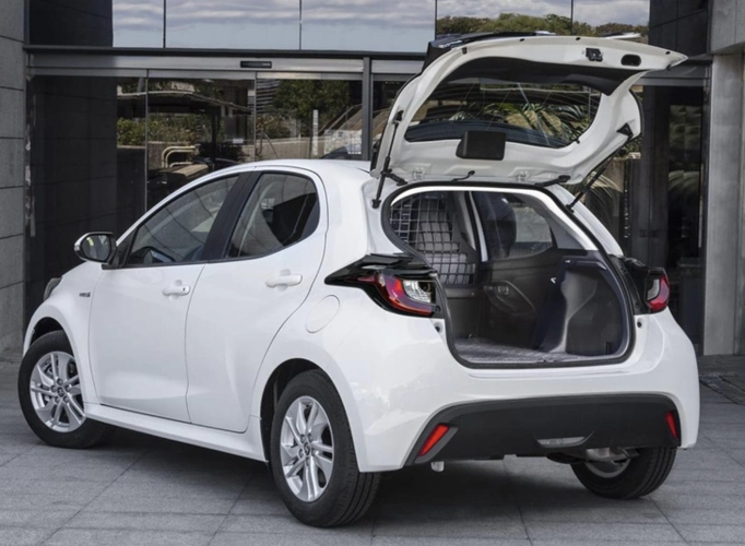 四门两座小型货车 丰田yaris van官图发布