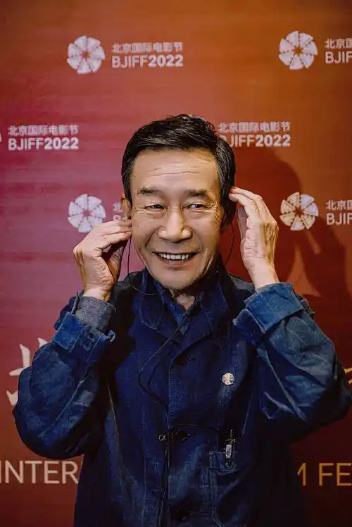 5位被名字"耽误"的女星,个个貌美如花,却有一个很爷们的名