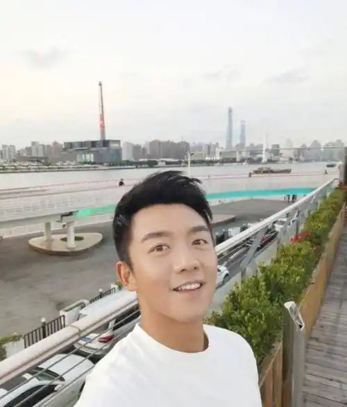 陈赫34岁生日他是第一个微博送祝福的跑男不是baby李晨王祖蓝