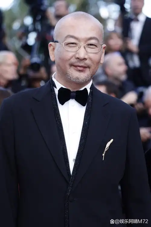 中国导演管虎携演员梁静,钟楚曦,张天爱等闪耀登场,共同踏上《大都会