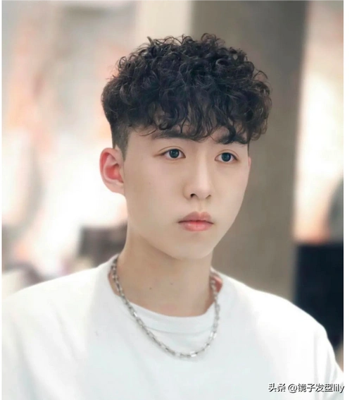 雾感渐变77钢夹烫#适合男生的短发发型推荐