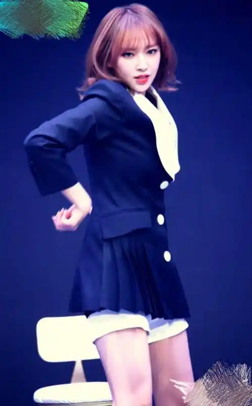 原创程潇真的只有100斤当镜头拍到全身之后小粗腿彻底暴露了