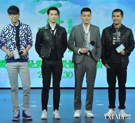 杨洋和胡夏身高大猜测 眼见不一定为实