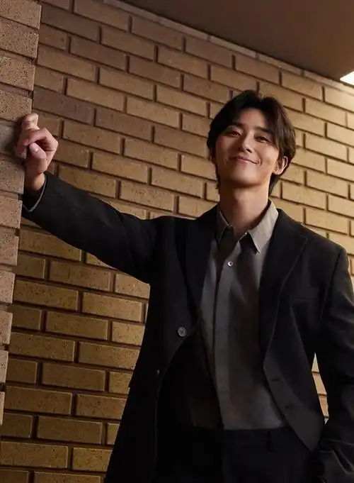 iu送咖啡车应援朴叙俊为韩剧京城生物加油友谊依然存在