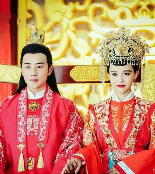 唐嫣罗晋公开订婚_唐嫣罗晋终于公开订婚了?网友:终于要修成正果了!