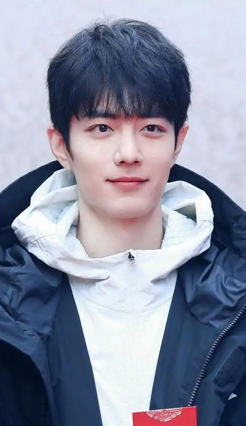 我们有理由相信,肖战会继续用他的努力和才华,展现出更多精彩的生活和